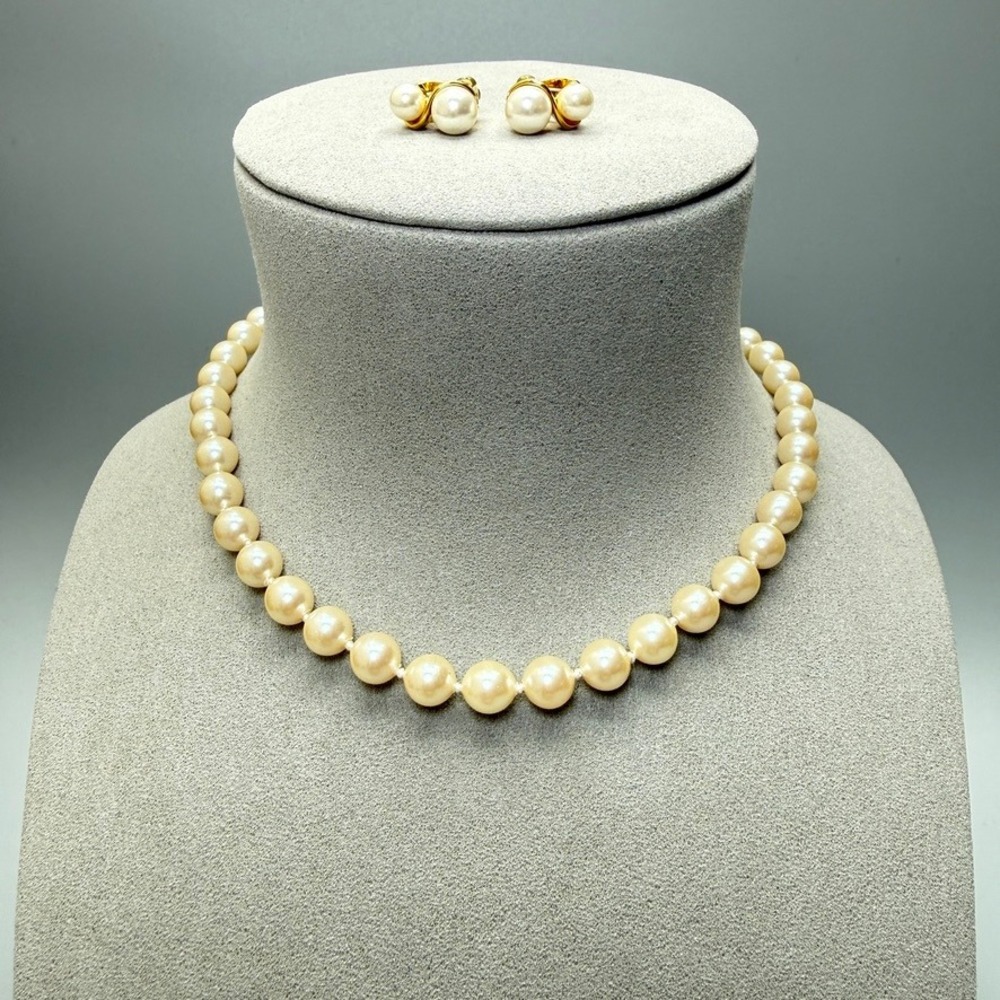 MONET Vintage Faux Pearl Choker Necklace and Clip On Earring Set 15"